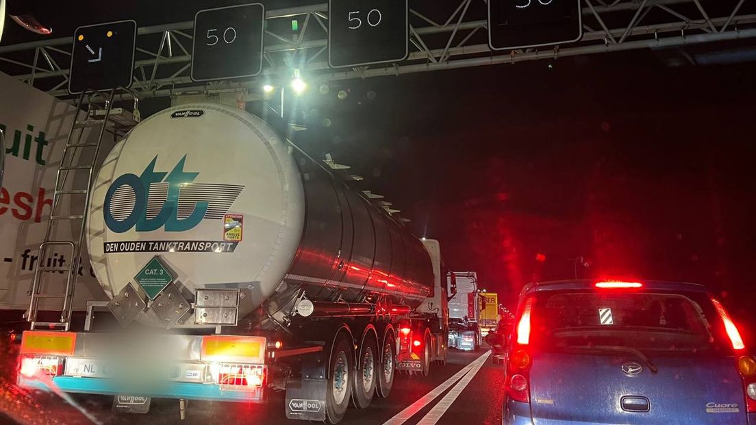 Verkeer op de A1 staat inmiddels muurvast