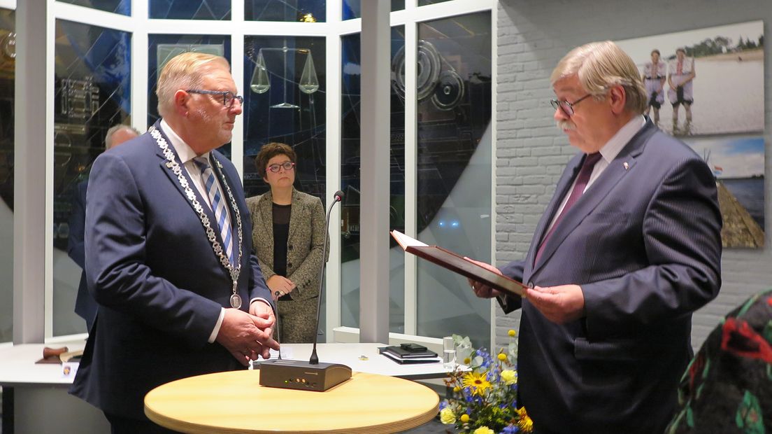 Burgemeester Van de Groep wordt voor de derde keer beëdigd