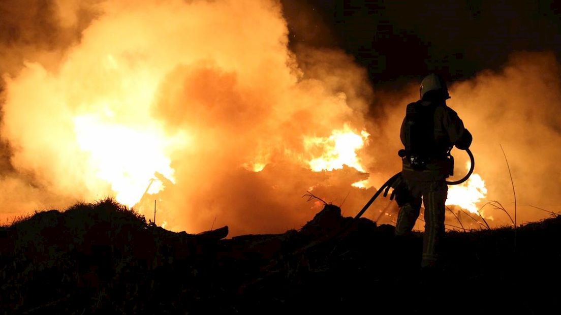 Flinke afvalbrand geblust in Weerselo