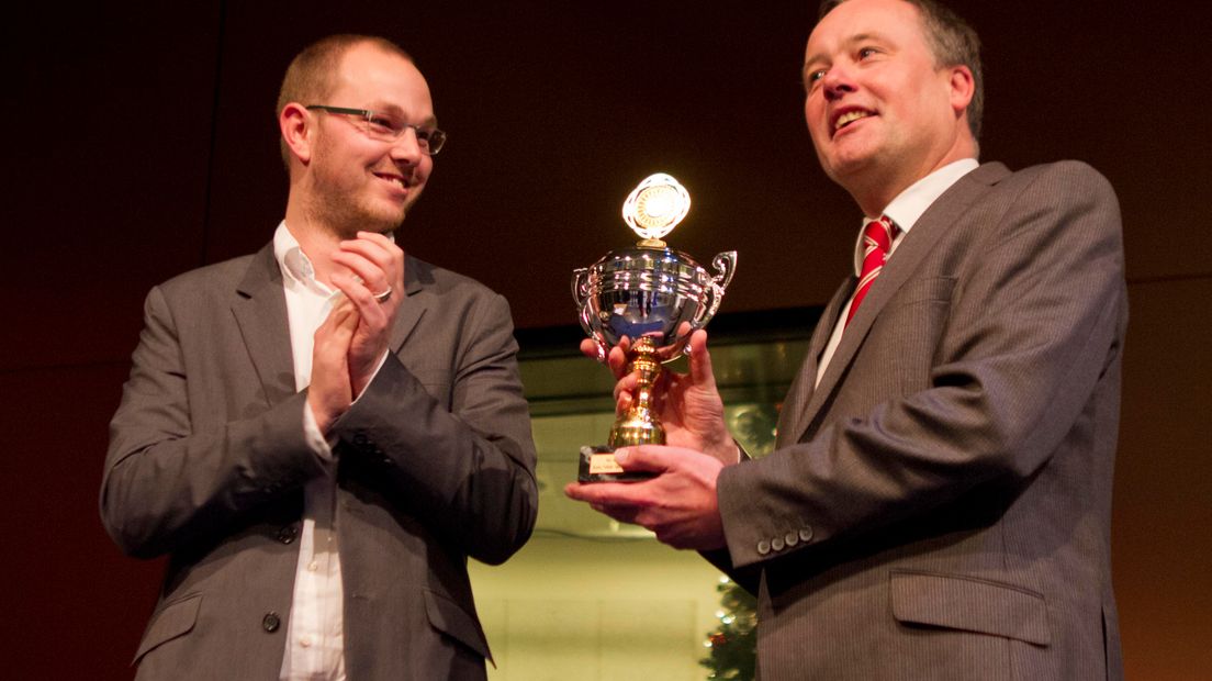 Politiek Talent van 2013 Bas van der Ven (rechts) heeft bedankt voor het CDA