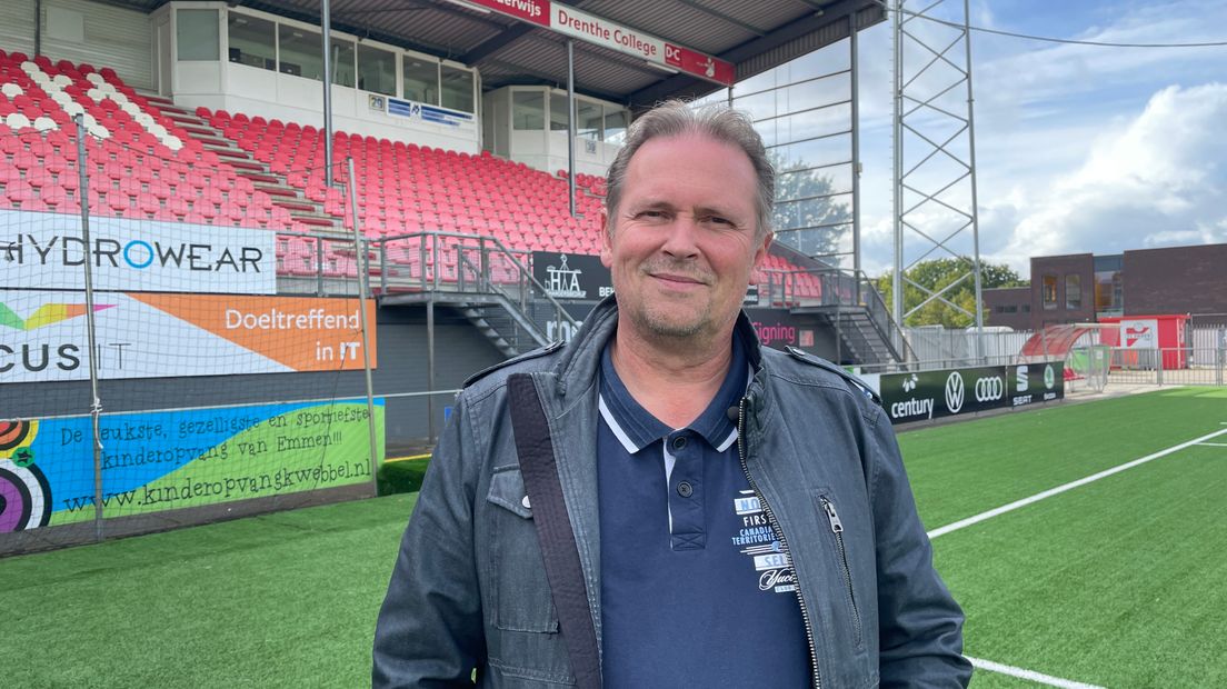 Supporterscoördinator André van der Aa roemt de Drentse voetbalsupporter