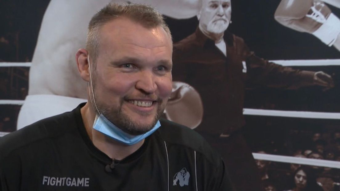 Sem Schilt in zijn Semmy Schilt Fight Game Academy (Rechten: RTV Drenthe / Florian van Velthoven)