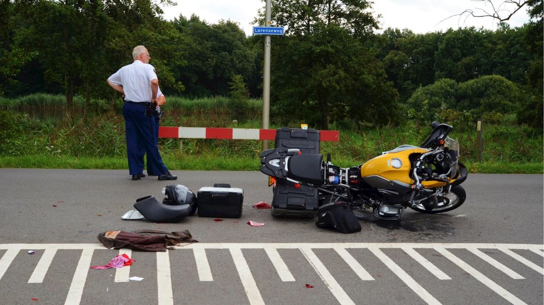 Duopassagier ernstig gewond bij ongeluk in Holten