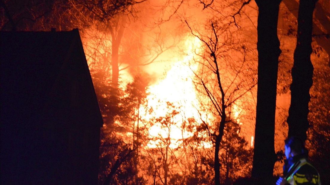 Grote brand bij woonhuis in De Pol