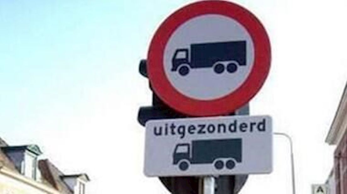 Voorbeeld van een overbodig verkeersbord in Deventer, aldus de VVD