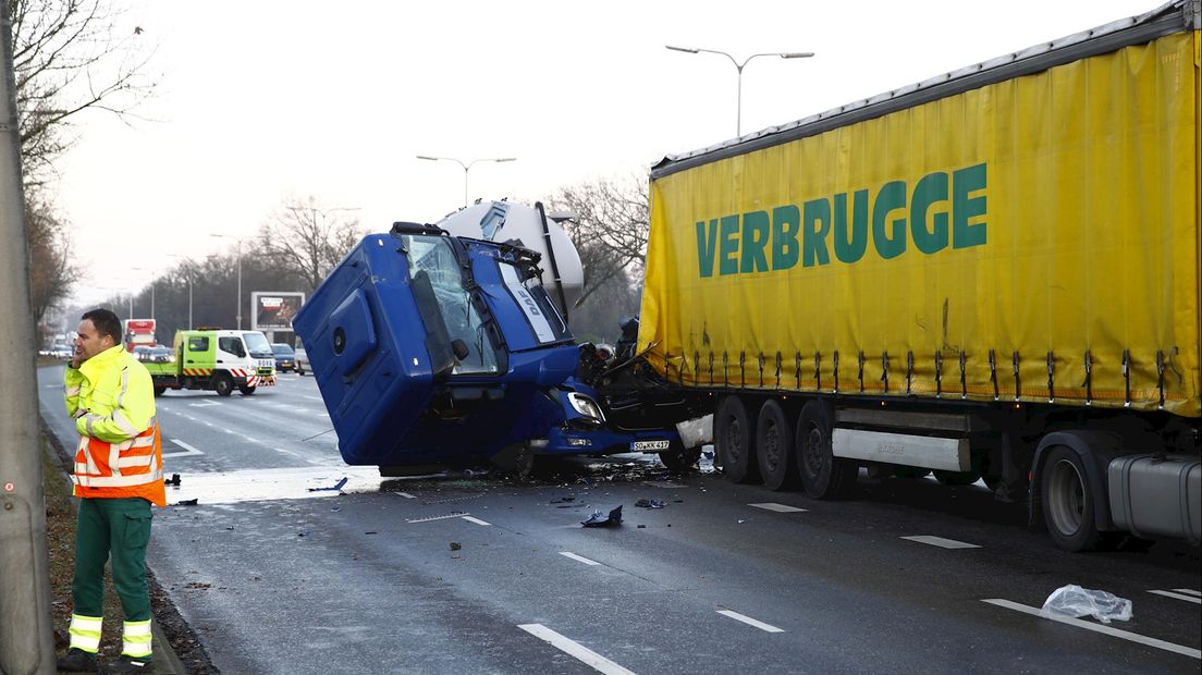 Twee Gewonden Na Kettingbotsing In Zwolle - RTV Oost