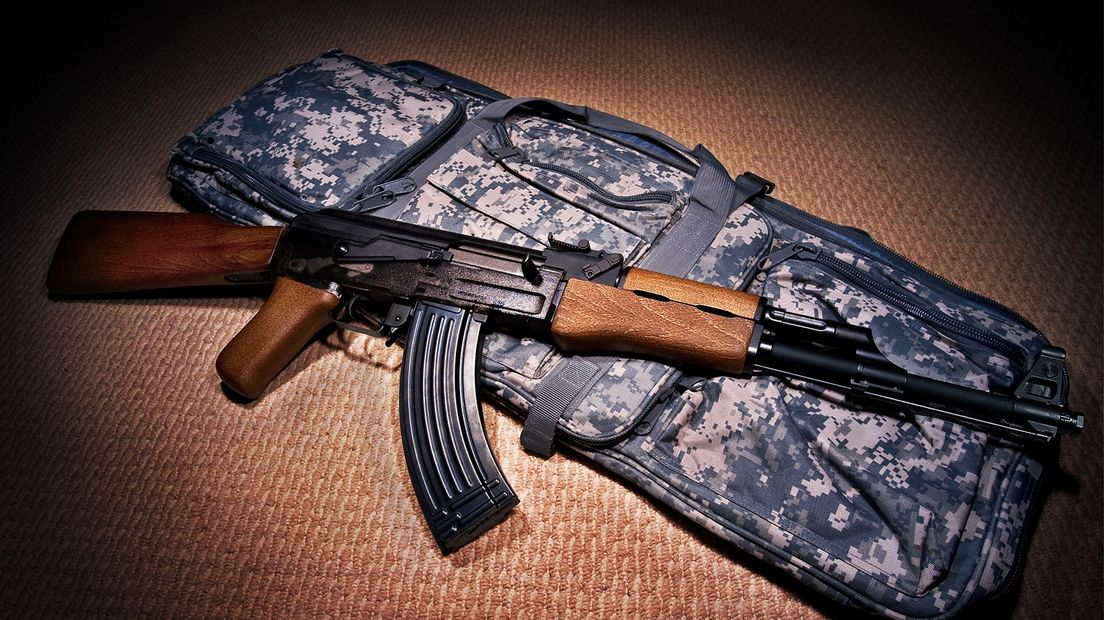 Een Kalasjnikov, ook wel AK-47 genoemd, is een van de wapens die werd aangetroffen