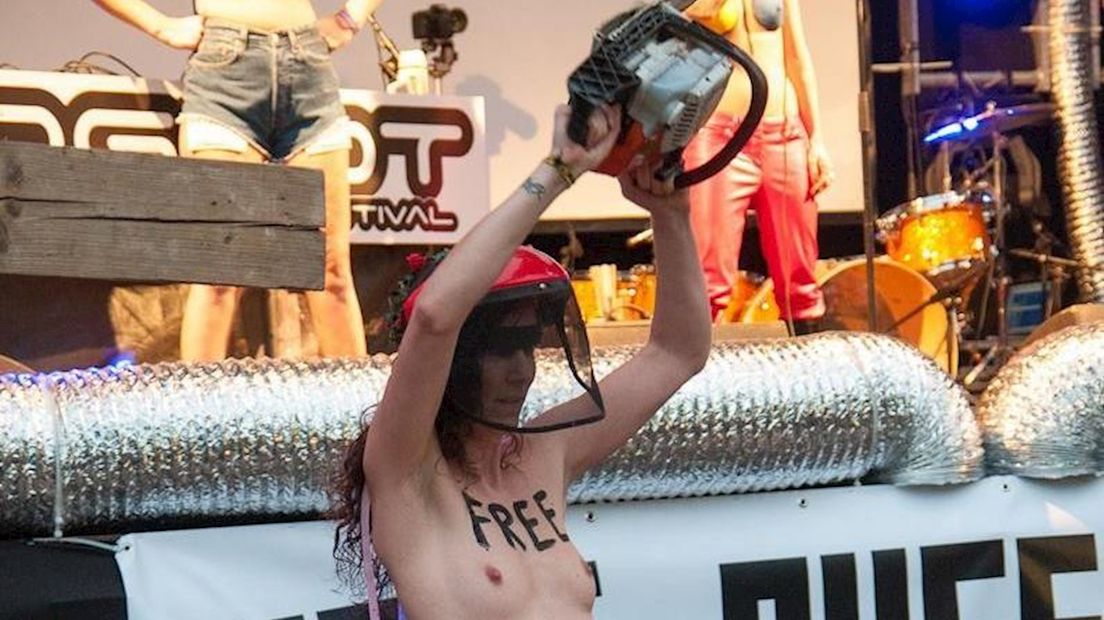 Het omstreden optreden van actiegroep Femen in 2012