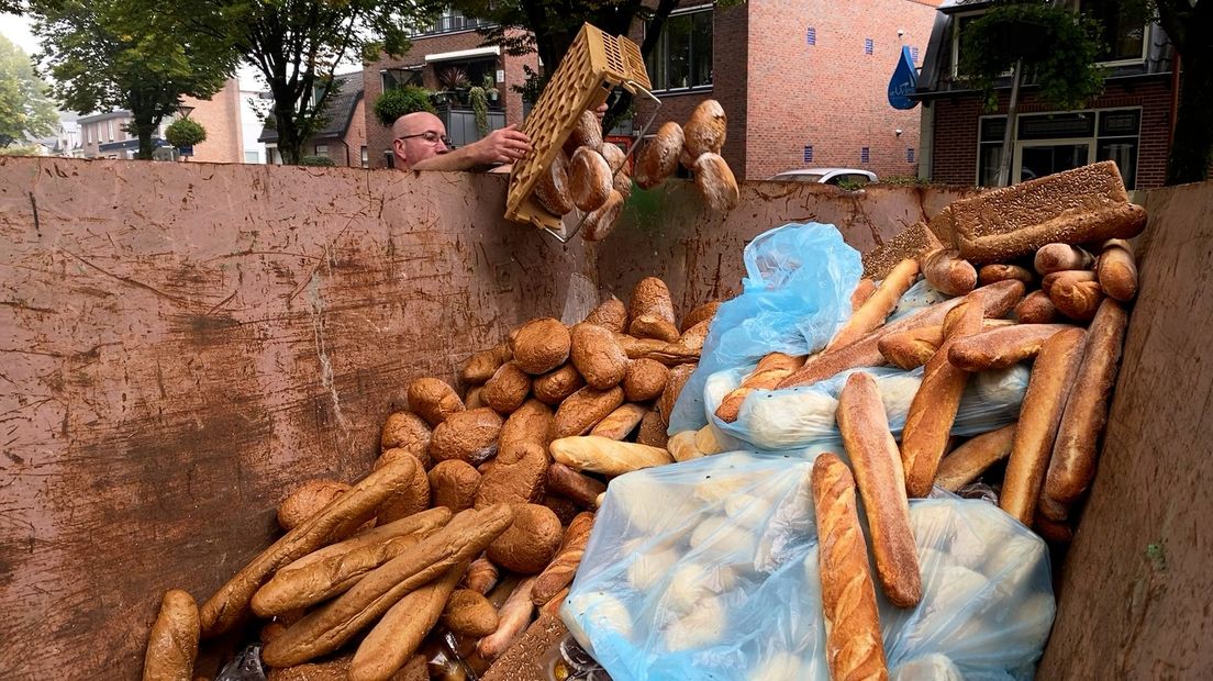 Bakkerij én brood onbruikbaar na brand in Doorn: 'Alles is afgeschreven' - RTV Utrecht
