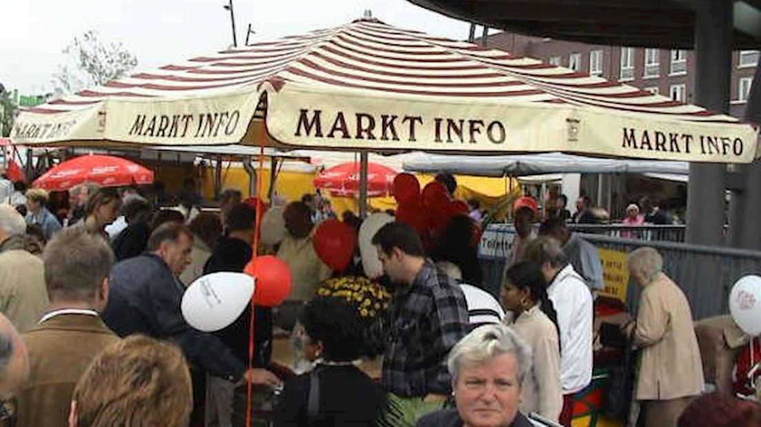 Markt met publiek