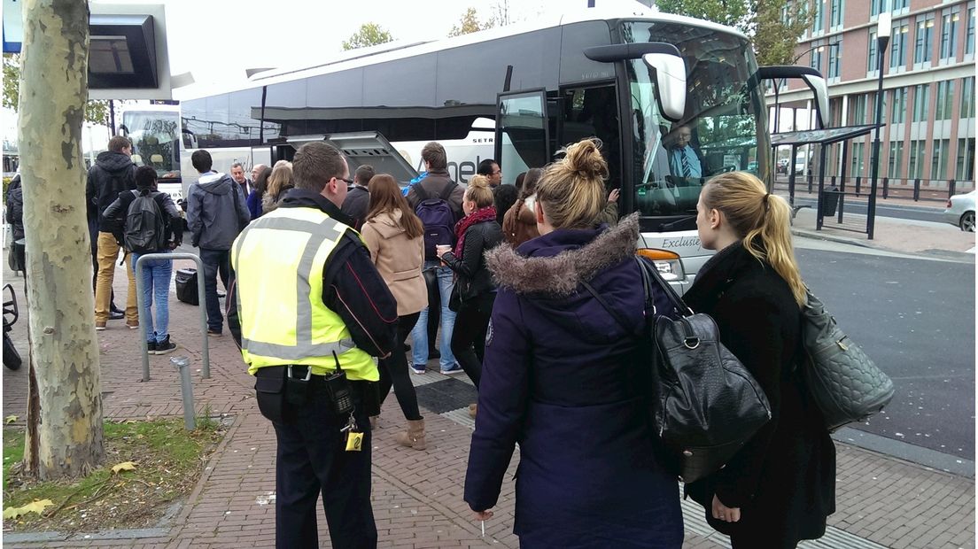 Bussen op het station in Almelo