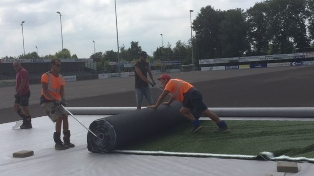 Hoofdklasser Hoek kan bijna over biljartlaken beschikken (video)