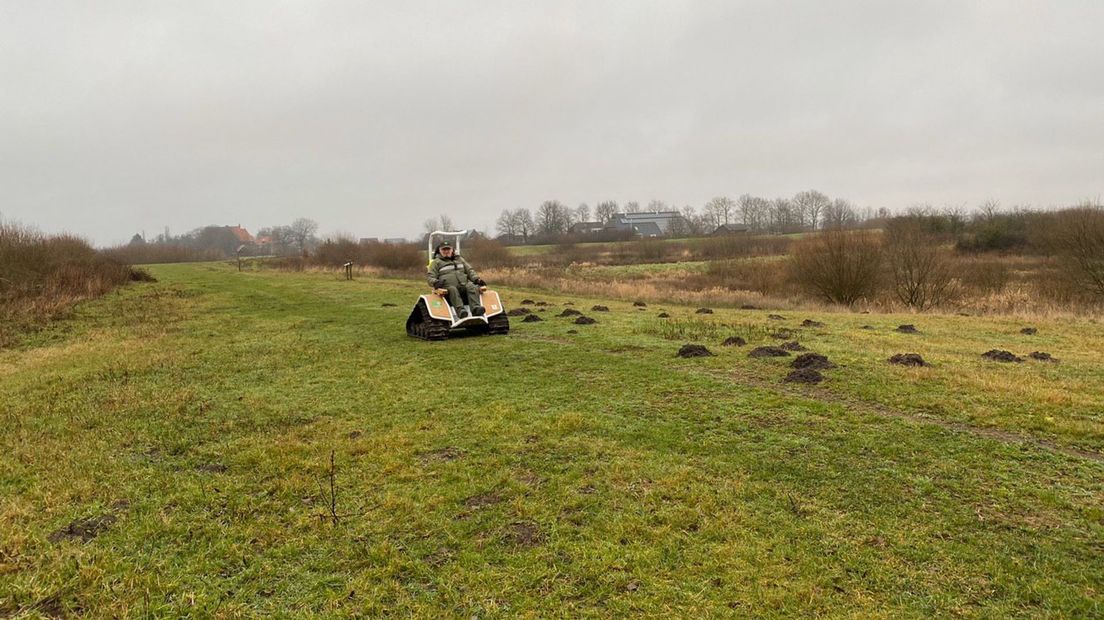 Jans de Vries gaat elke dag fluitend naar het werk (Rechten: RTV Drenthe/Janet Oortwijn)