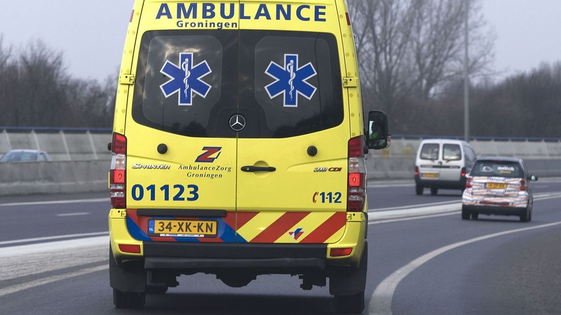 Een ambulance was met spoed vanuit Friesland onderweg naar het UMCG