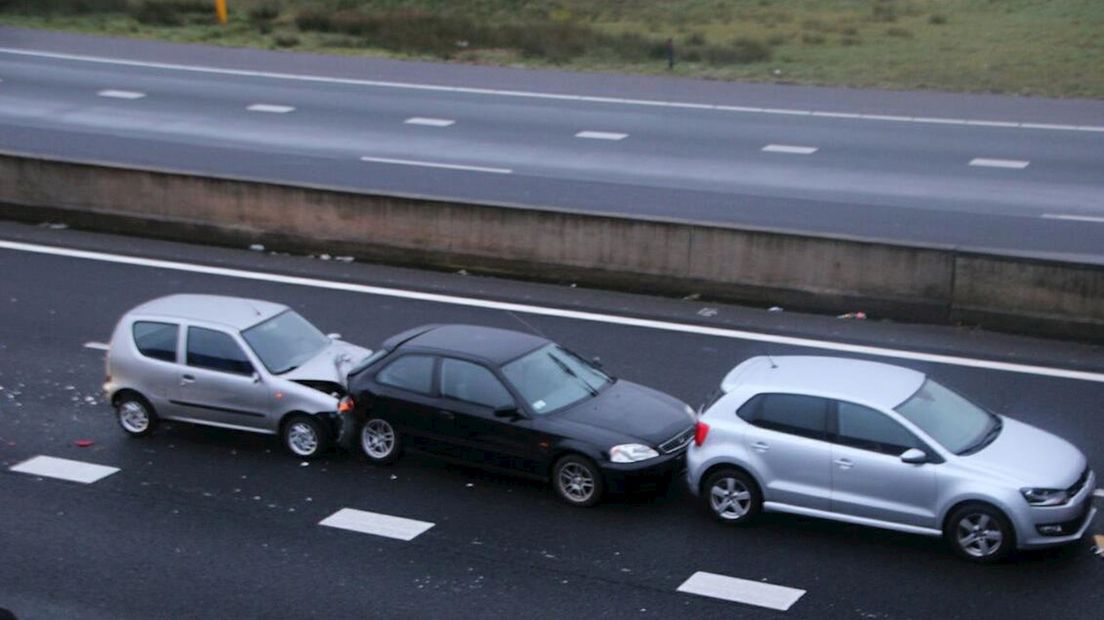 Auto's botsen op A35