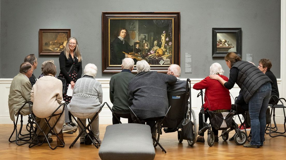 Dementerenden tijdens de speciale tour in Museum de Lakenhal