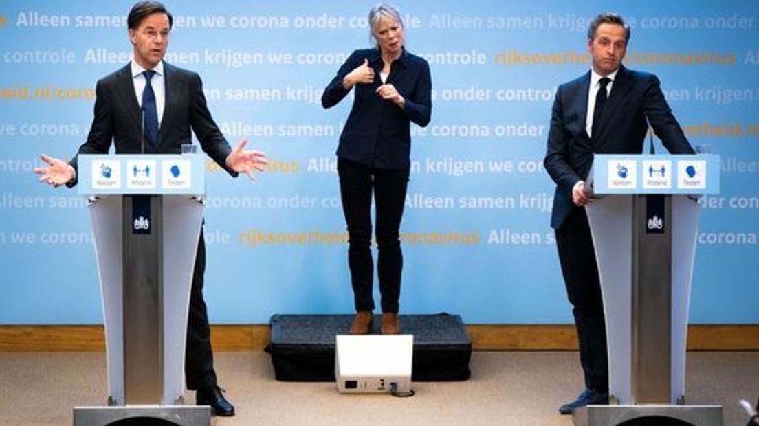 Rutte en De Jonge tijdens een eerdere persconferentie over corona.