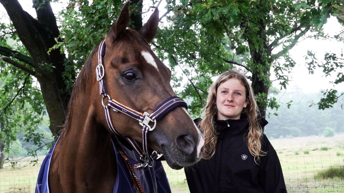 Enduranceruiter Imke Lamsma met haar paard Kaliba