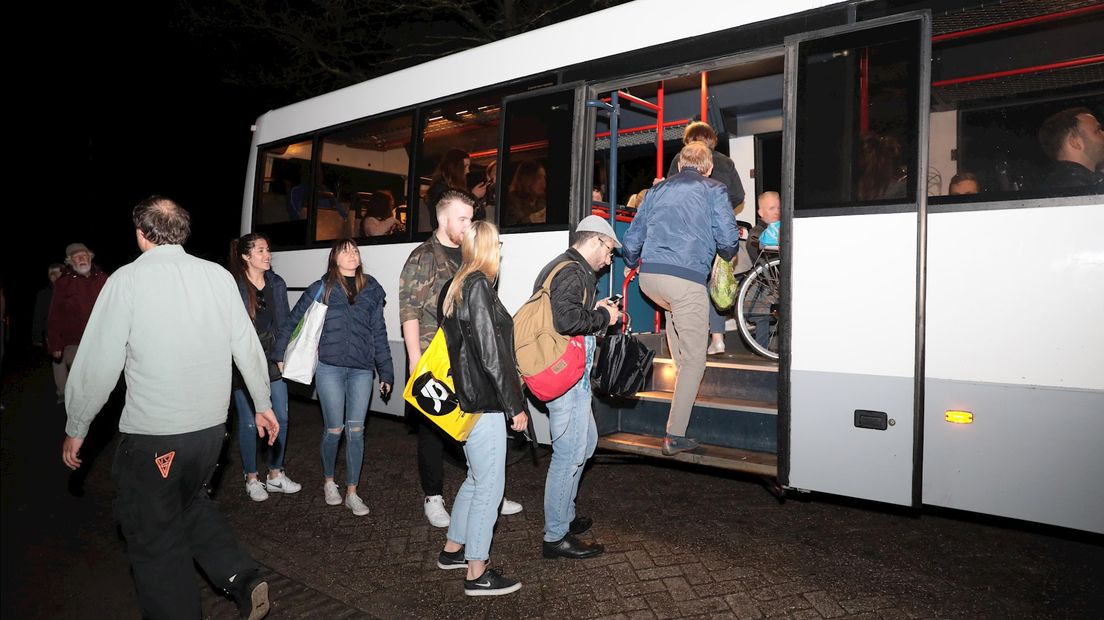 Trein ramt boom op het spoor tussen Ommen en Mariënberg - RTV Oost