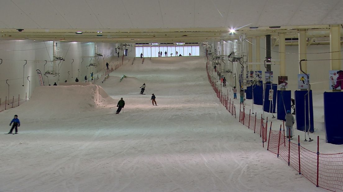 Waarom skiën in de Alpen als het ook in Terneuzen kan... (video)