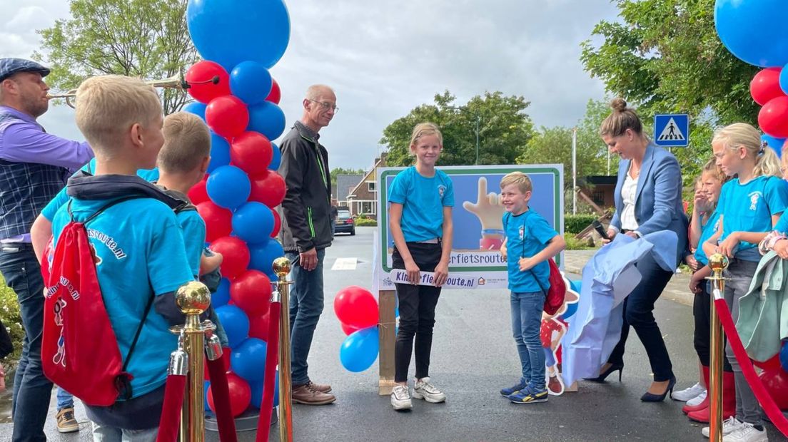 Bewegen en spelenderwijs leren langs de Kinderfietsroute in Zoutkamp - RTV Noord