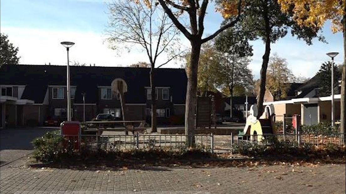 Politie en Defensie deden met veel machtsvertoon een inval in een woning aan de Kolmschotlanden