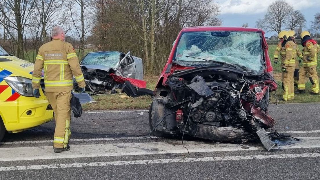 De ravage is groot op de Arnhemseweg in Beek.