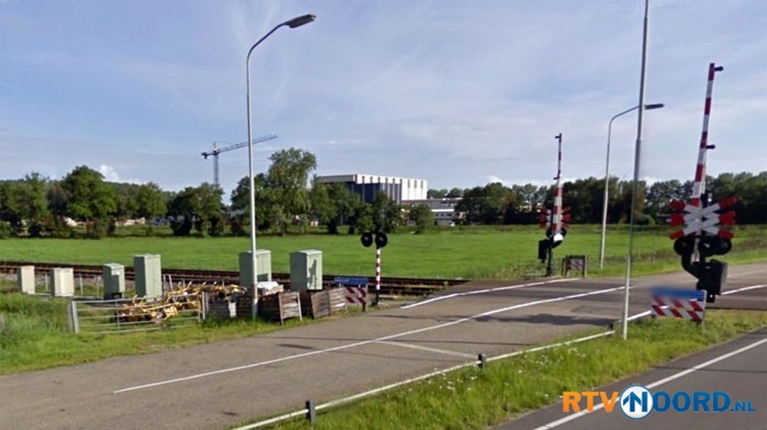 De spoorwegovergang bij Waterhuizen