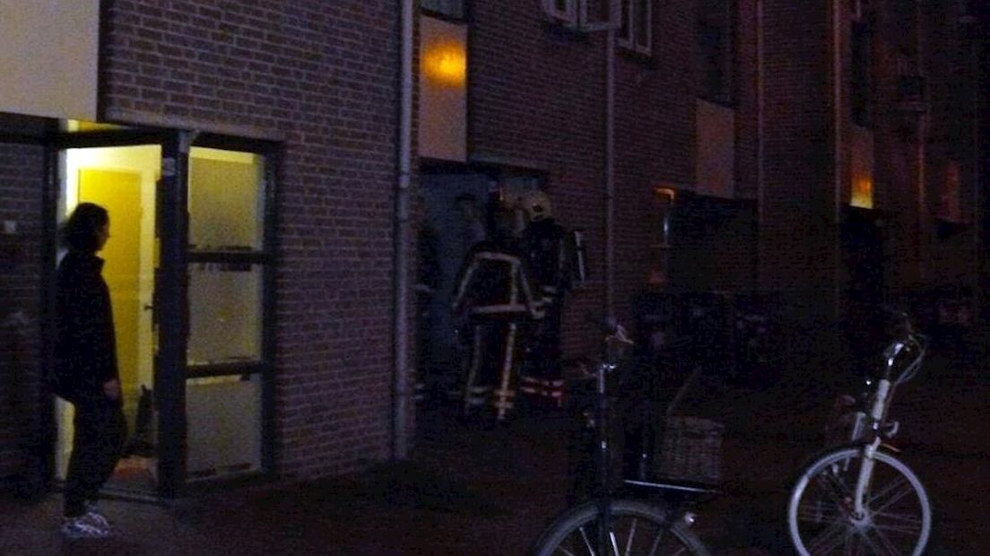 Brandweer maakt bewoner wakker na alarm rookmelder