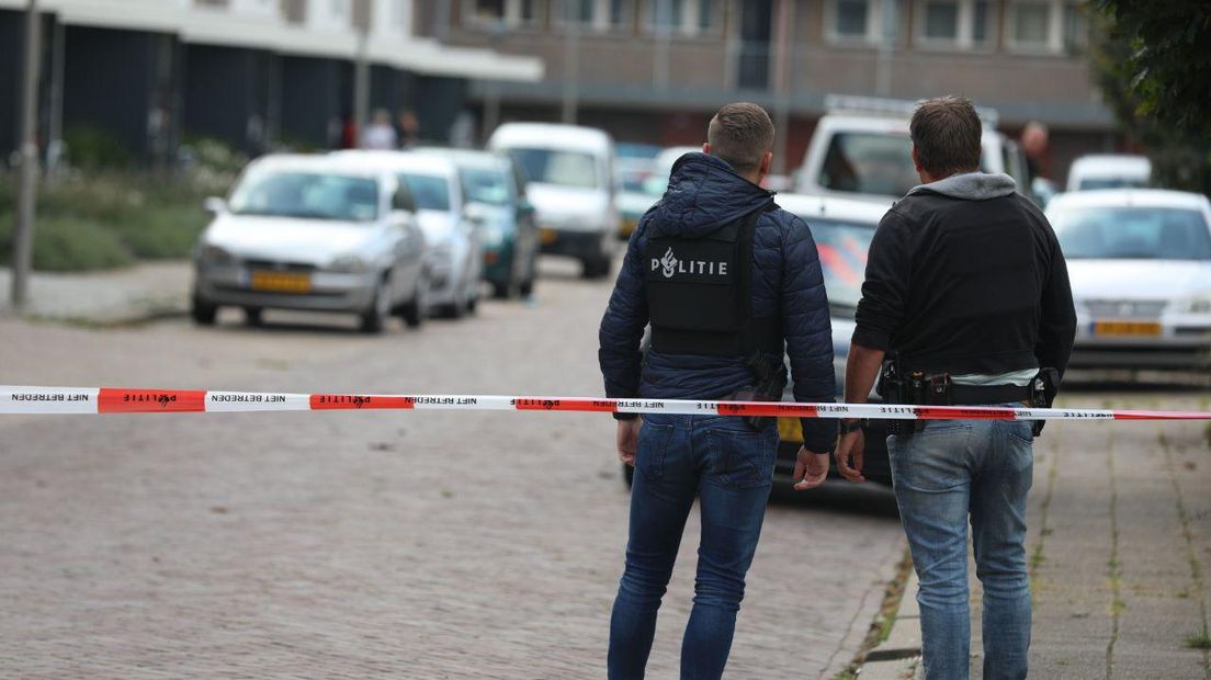 De politie heeft maandagmiddag een grote politieactie op touw gezet in de Arnhemse wijk Presikhaaf.