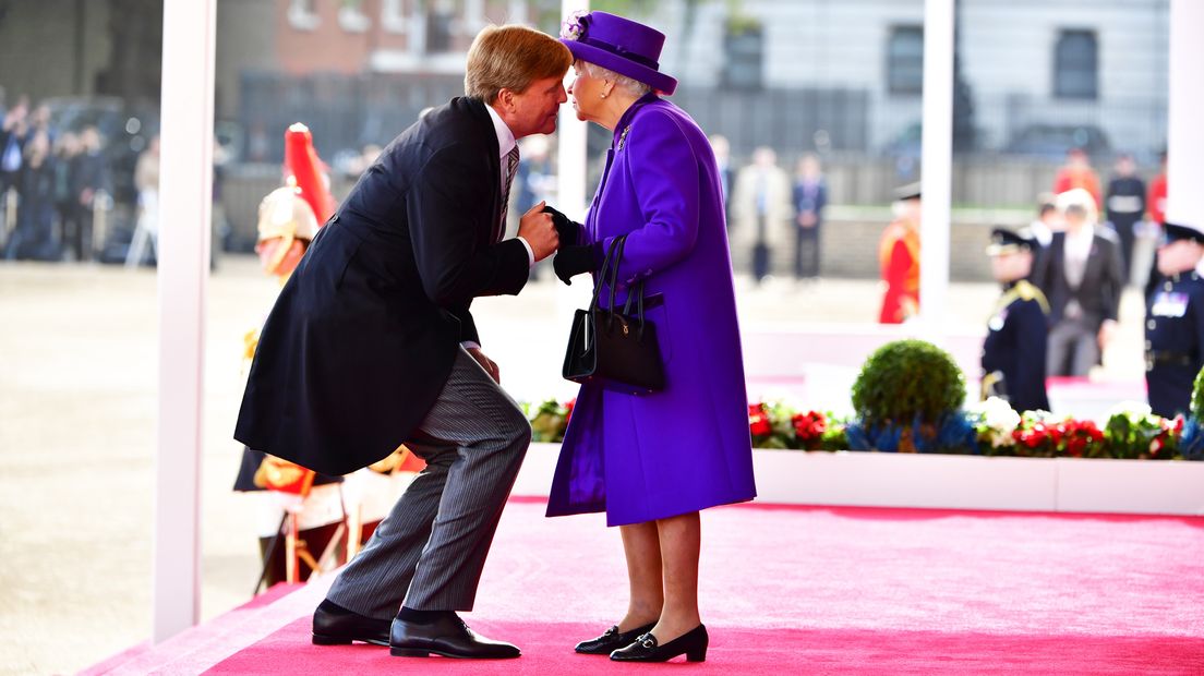 Willem-Alexander met de Britse koningin Elizabeth.