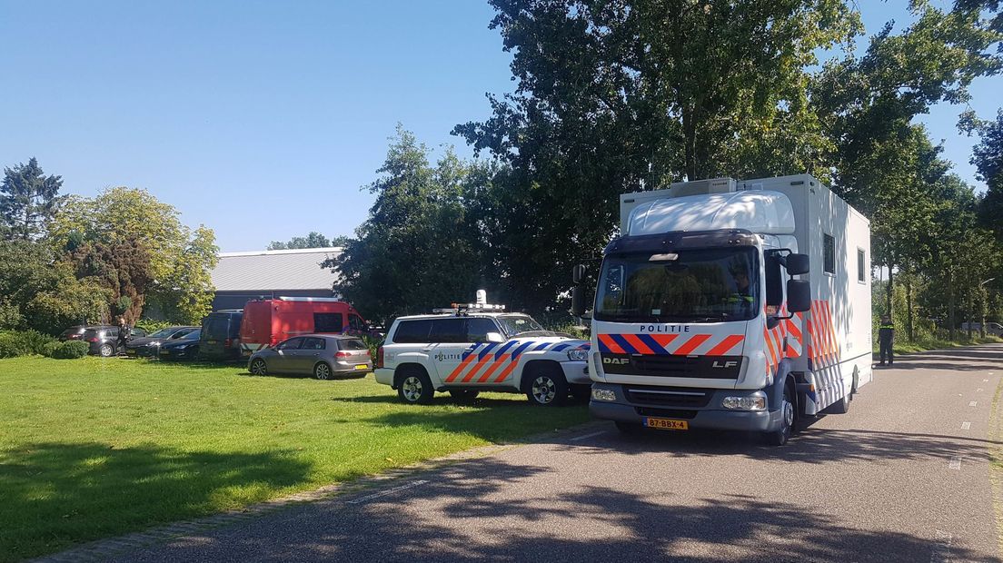 Grote politie-inval in Nijeveense Bovenboer