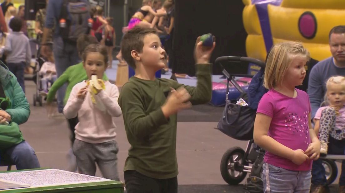 Duizenden kinderen hebben vakantiepret in tot 'speeltuin' omgebouwde IJsselhallen Zwolle