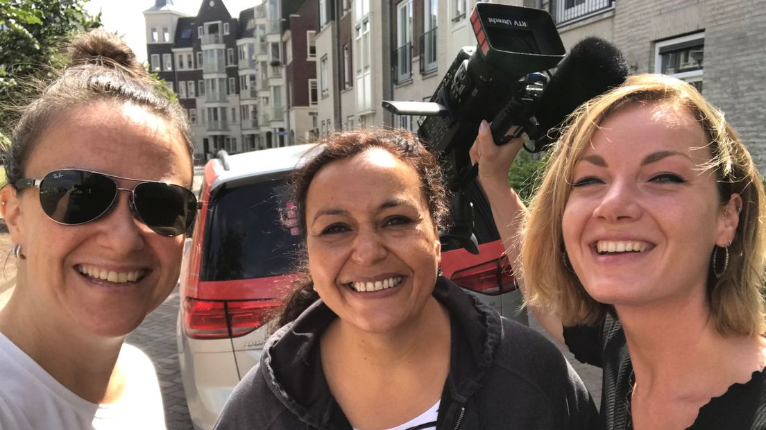 Astrid (midden) kreeg een lift van de RTV Utrecht-taxi.