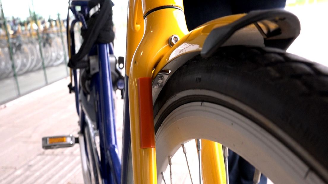 Een nieuw in- en uitchecksysteem voor fietsen moet opstoppingen tegengaan in de fietsenstalling op stations. Zogenaamde 'tags' worden vanaf vrijdag automatisch gelezen door nieuwe poortjes op het station in Harderwijk.
