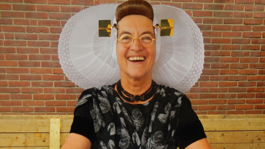 Vrolijke boerin in Arnemuiden
