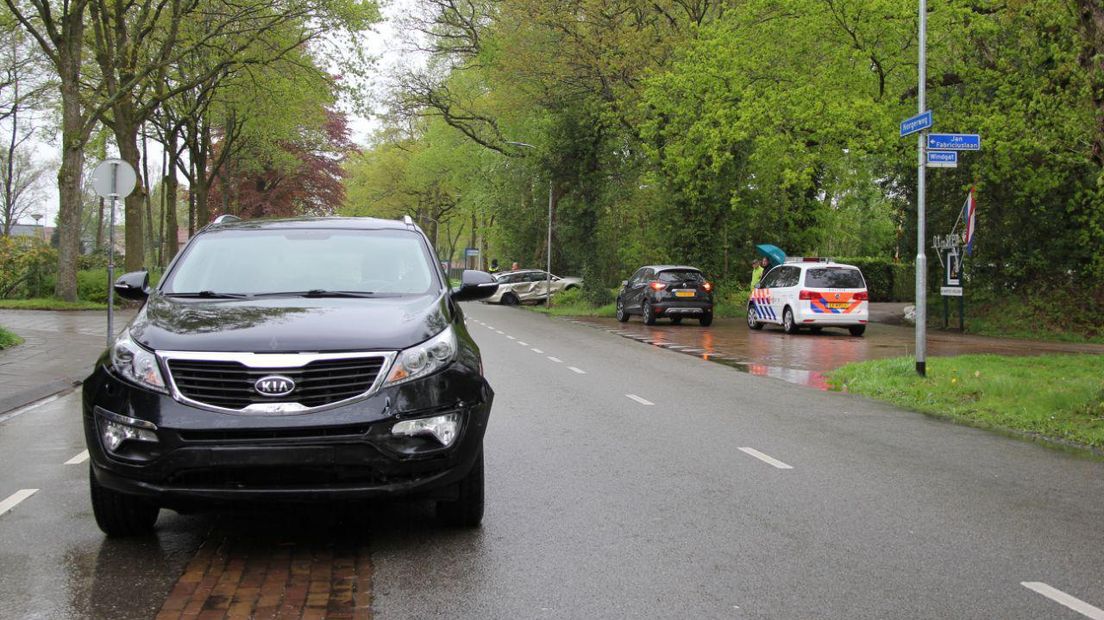 De botsing gebeurde op de Norgerweg in Roden (Rechten: Van Oost Media)