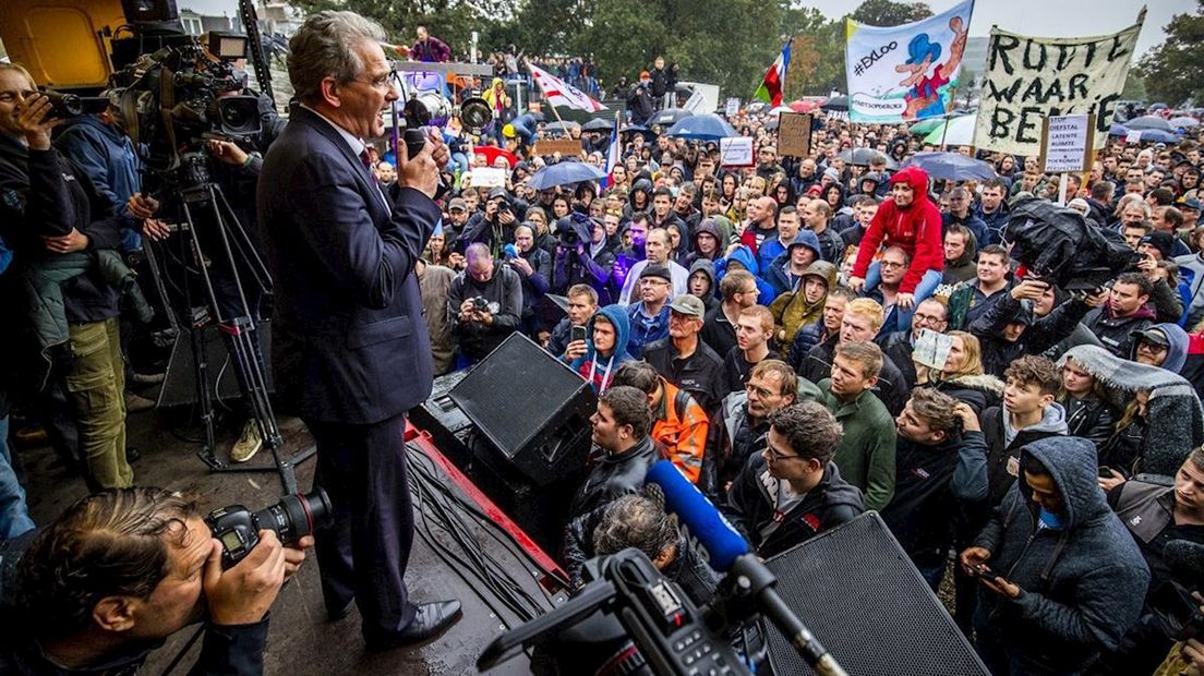 Podium waar vanaf oppositieleden wel mochten spreken