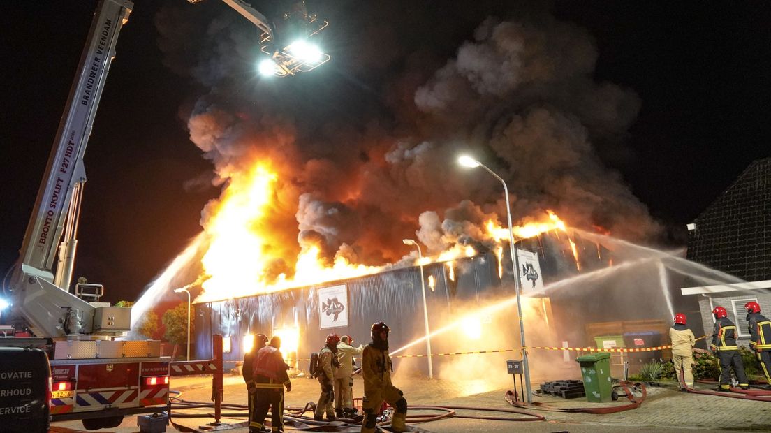 De brandweer aan het werk in Nieuwe Pekela