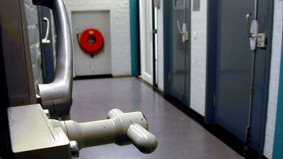 Pool langer vast voor in elkaar slaan landgenoot