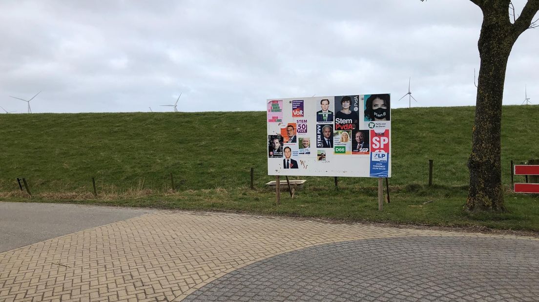 Een actueel onderwerp achter het verkiezingsbord in Oudeschip: windmolens