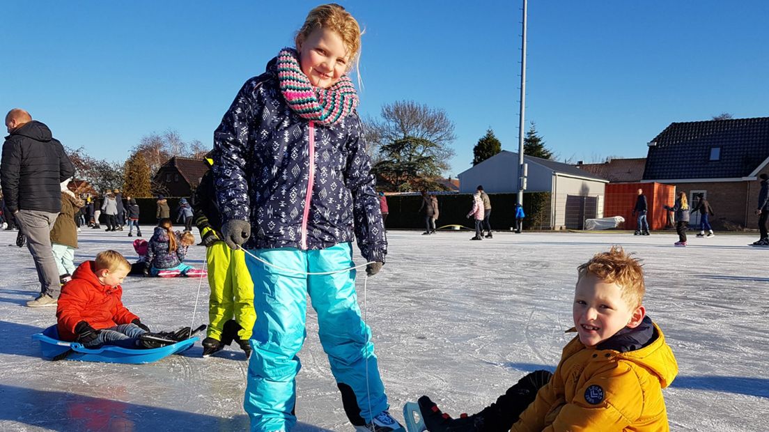 De schaatsbaan in De Lier is weer geopend.
