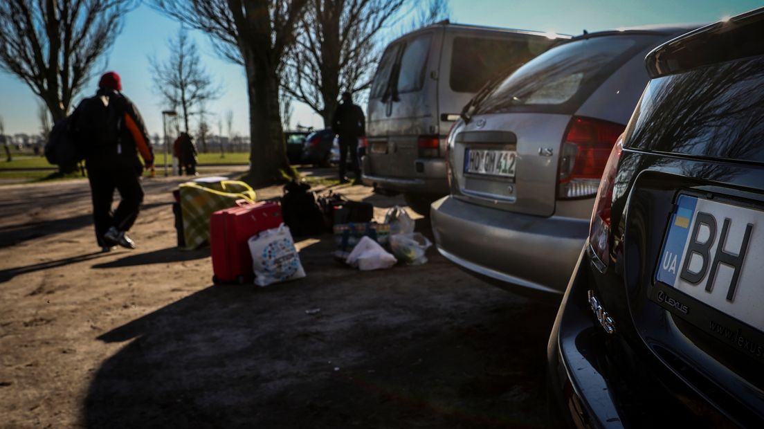 Oekraïense vluchtelingen zijn per auto gearriveerd in Ter Apel