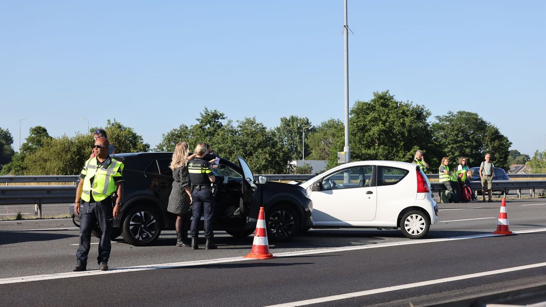 Drie rijstroken dicht na ongeval op A28 bij Nieuwleusen