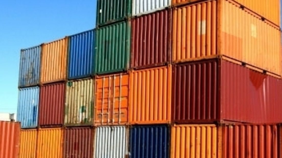 Containers in de haven van Vlissingen