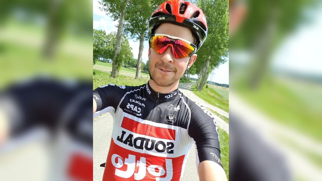 Wielrenner Brian van Goethem uit Terneuzen werkte afgelopen tijd alleen zijn rondjes af in Zeeuws-Vlaanderen