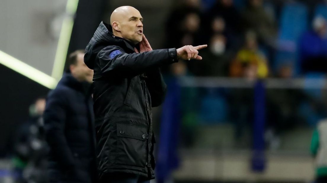 Thomas Letsch wijst Vitesse de weg tegen Rapid Wien