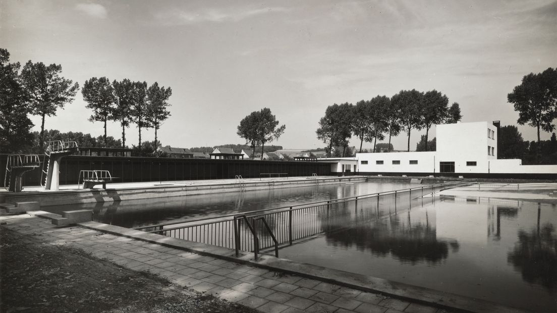 Werner Mantz, zwembad. Ca 1934