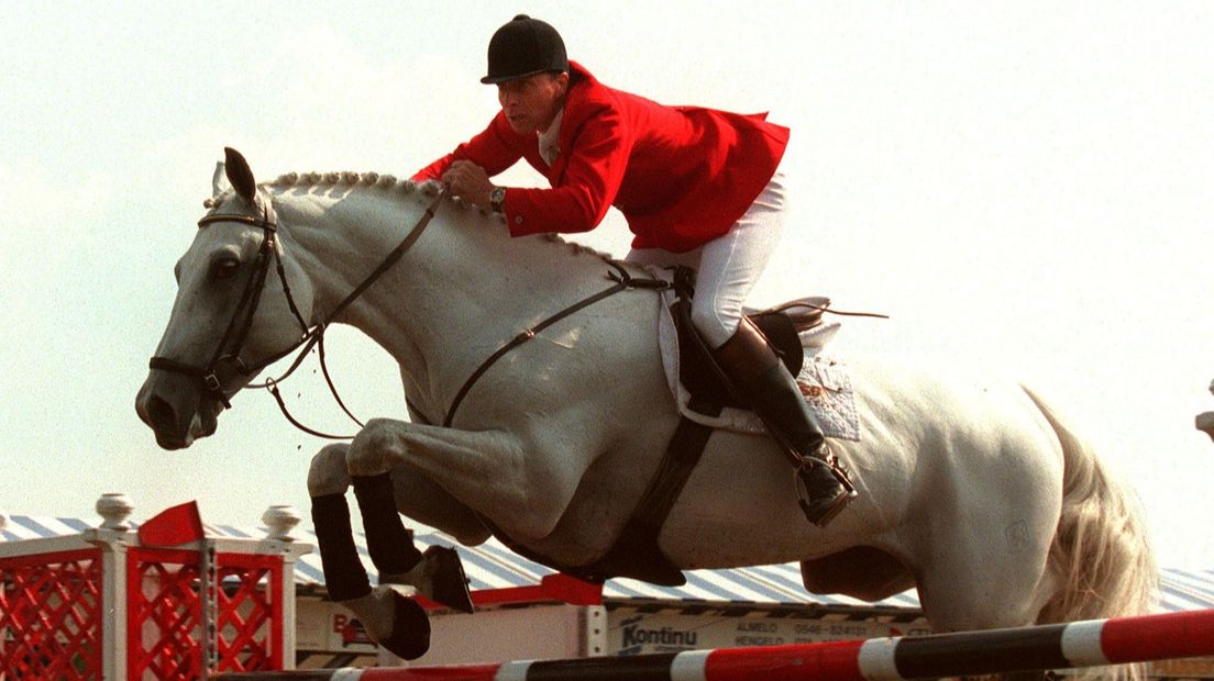 Springruiter Romp tijdens de Grote Prijs van Twente in 1996