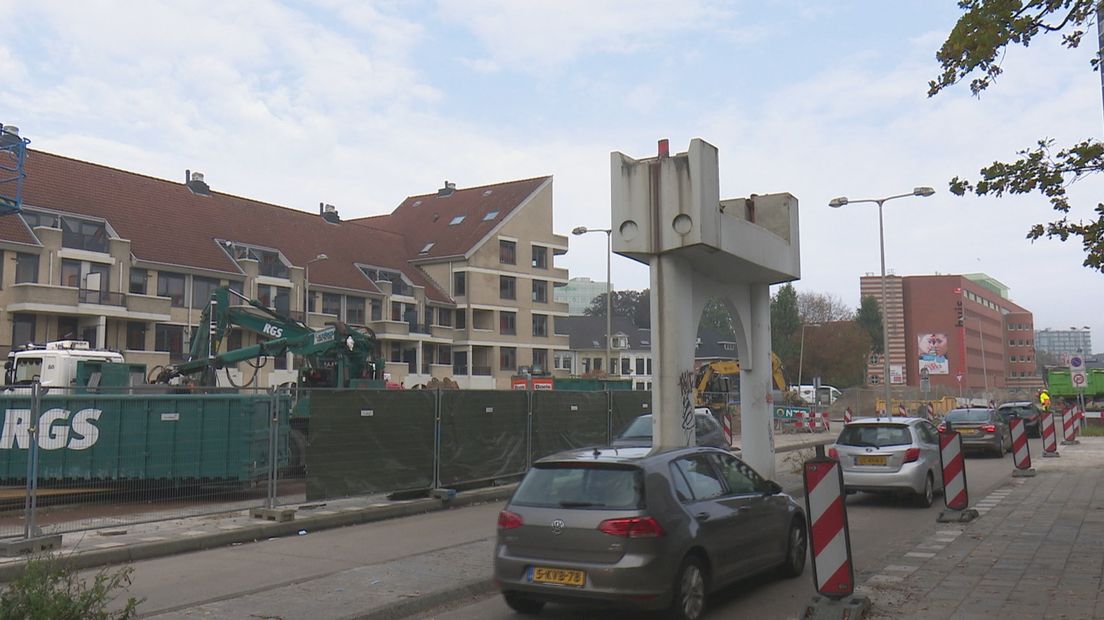 Eerste deel loopbrug MST gesloopt: "Ik heb er prachtige herinneringen aan"